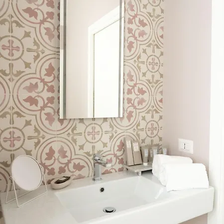 Le Tre Rondini Πανσιόν