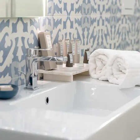 Le Tre Rondini Πανσιόν 4*