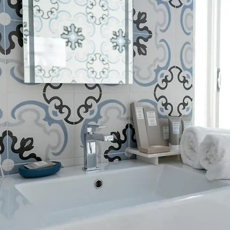 Le Tre Rondini Πανσιόν